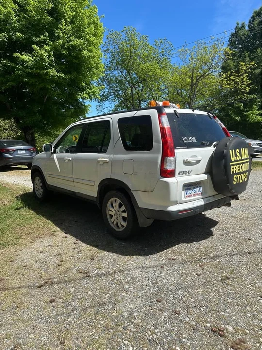 2005 Honda CR-V 2nd Gen - Image 5 of 14