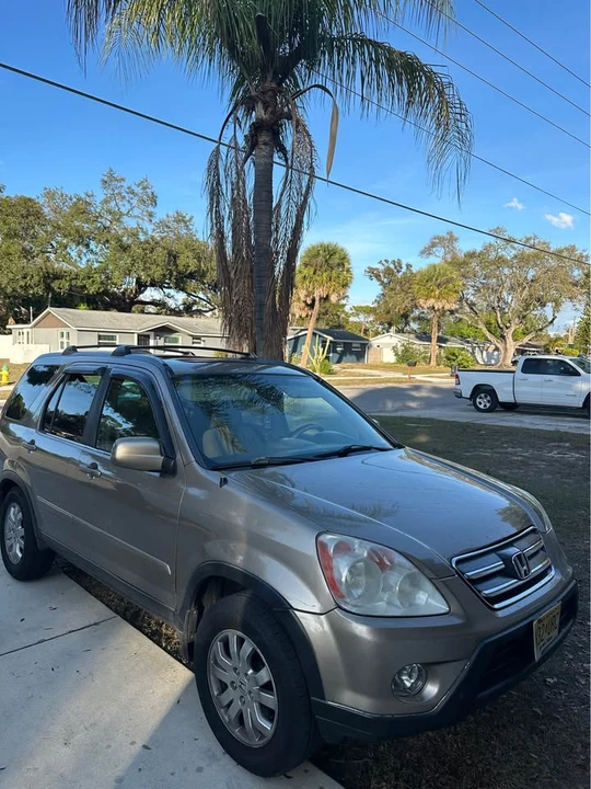 2005 Honda CR-V 2nd Gen - Image 3 of 6