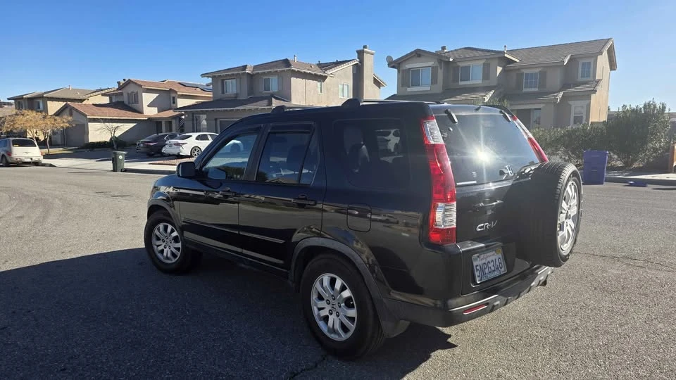 2005 Honda CR-V 2nd Gen - Image 4 of 11