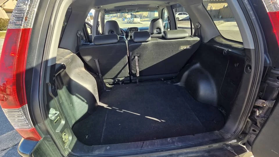 2005 Honda CR-V 2nd Gen - Image 8 of 11