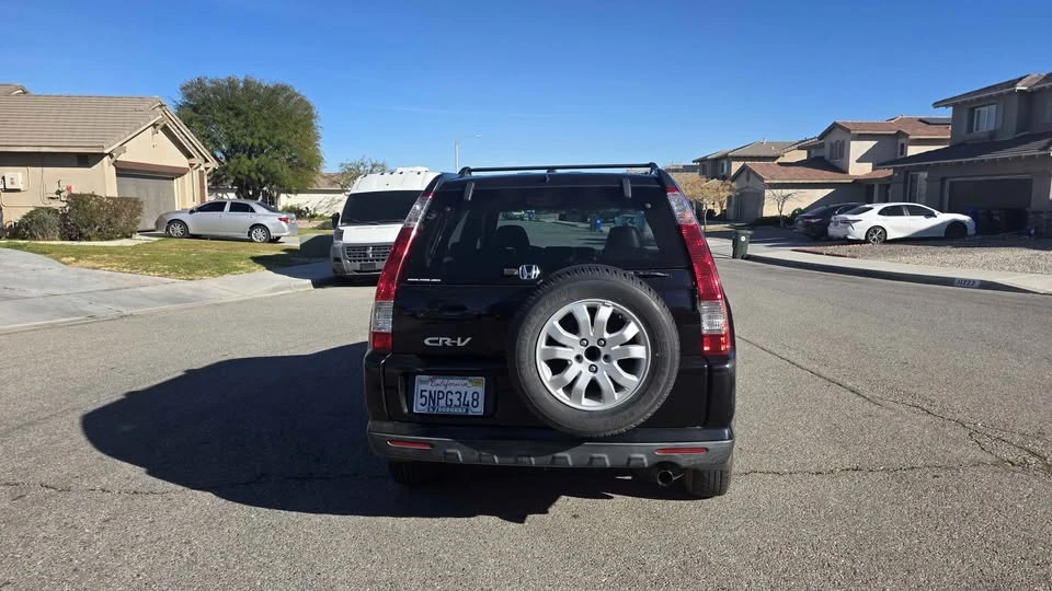 2005 Honda CR-V 2nd Gen - Image 5 of 11