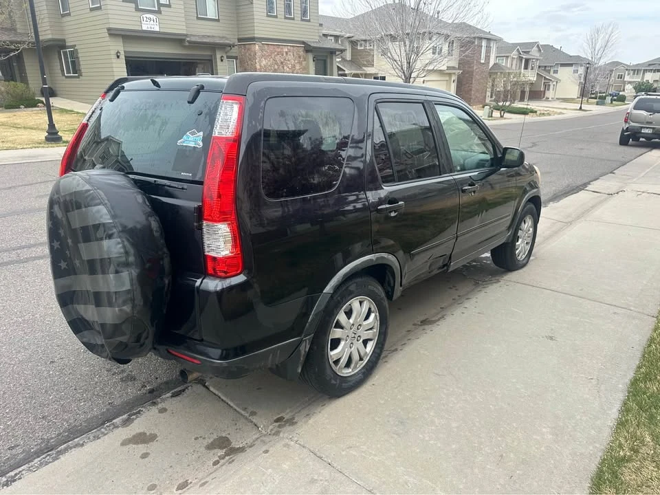 2005 Honda CR-V 2nd Gen - Image 3 of 10