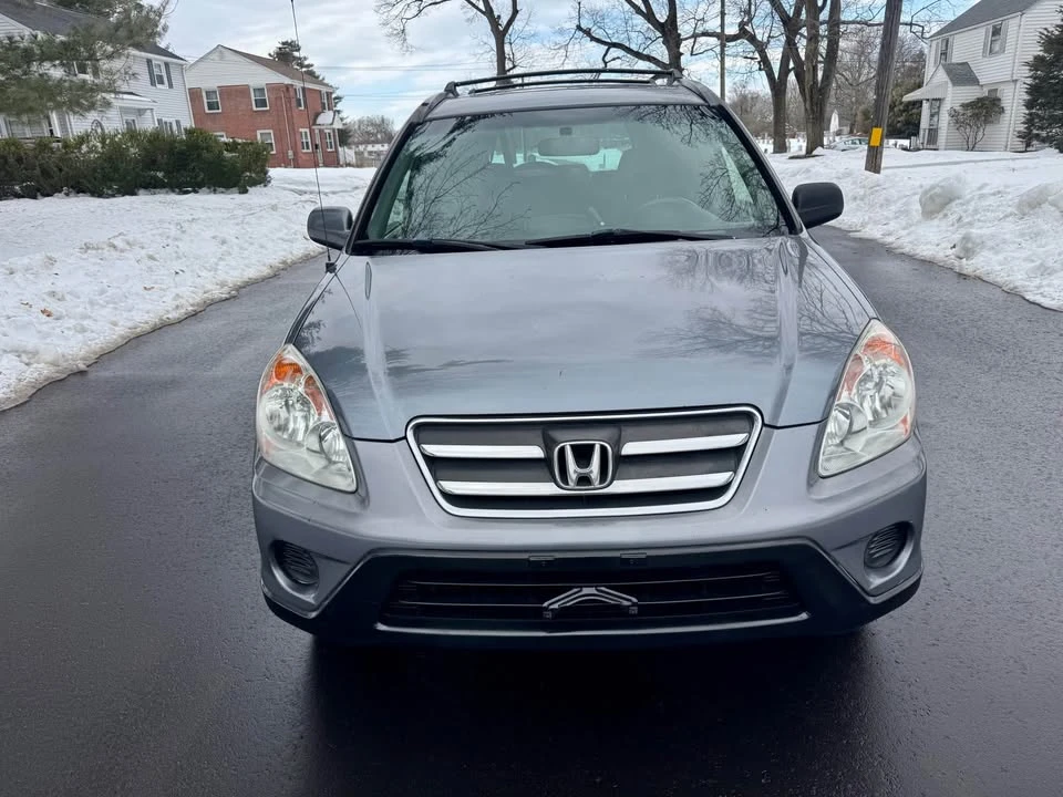 2005 Honda CR-V 2nd Gen - Image 3 of 9