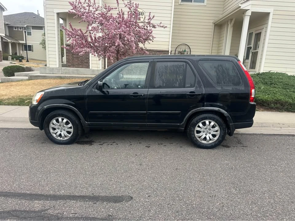 2005 Honda CR-V 2nd Gen - Image 5 of 10