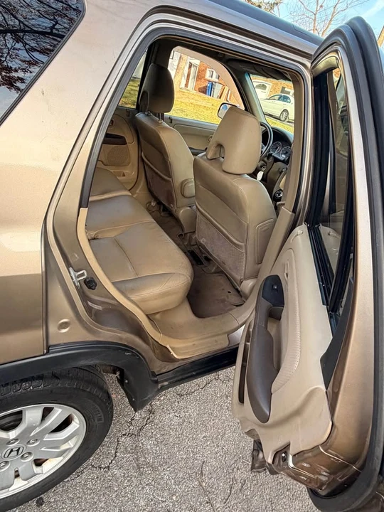 2005 Honda CR-V 2nd Gen - Image 12 of 18