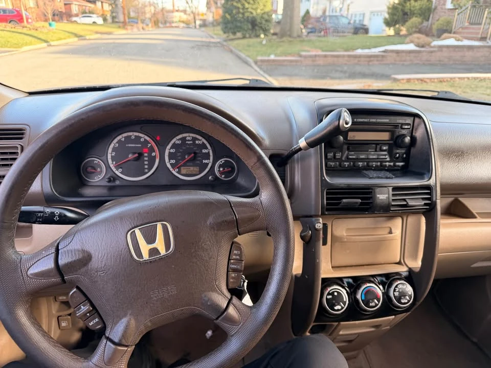 2005 Honda CR-V 2nd Gen - Image 16 of 18