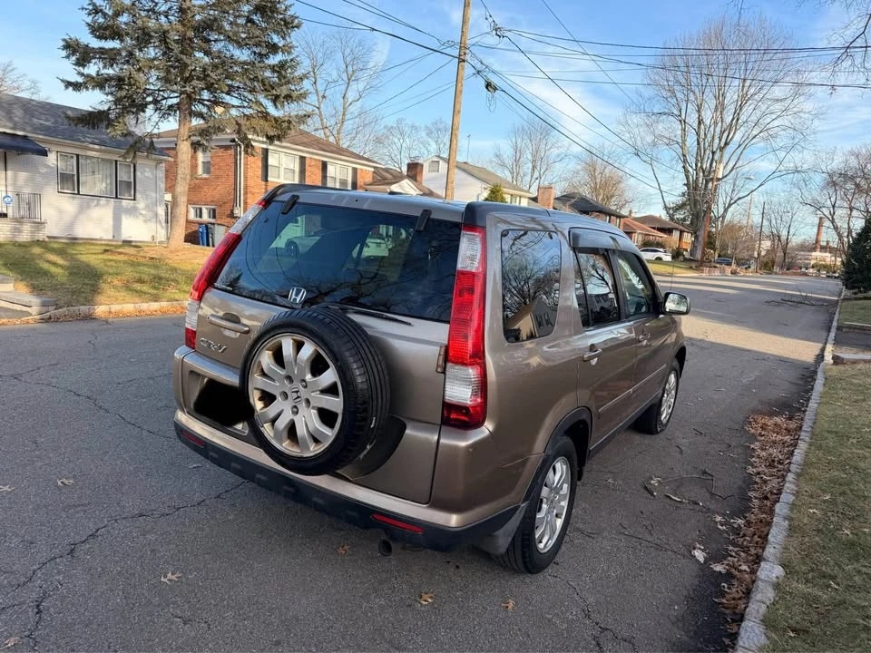2005 Honda CR-V 2nd Gen - Image 6 of 18