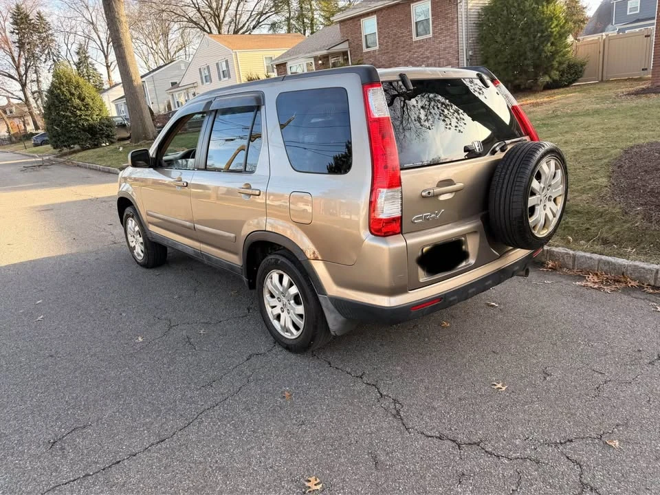 2005 Honda CR-V 2nd Gen - Image 4 of 18
