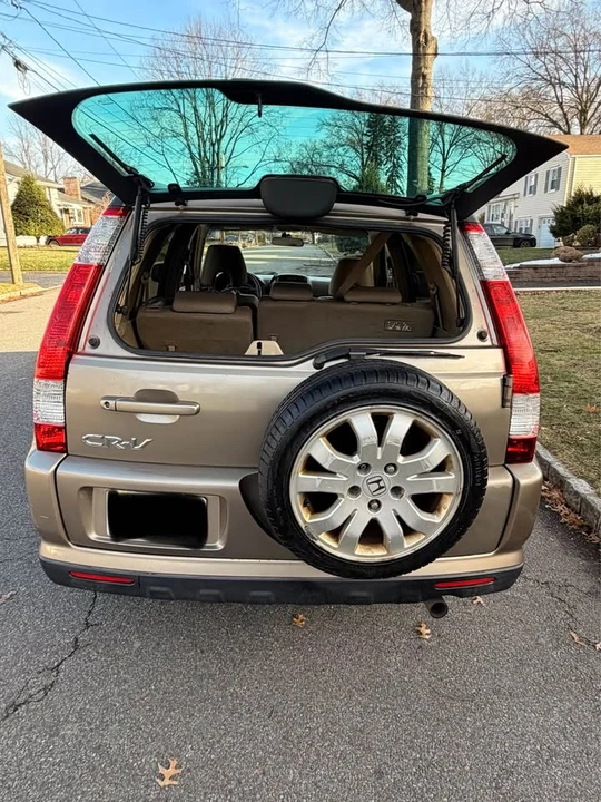 2005 Honda CR-V 2nd Gen - Image 13 of 18