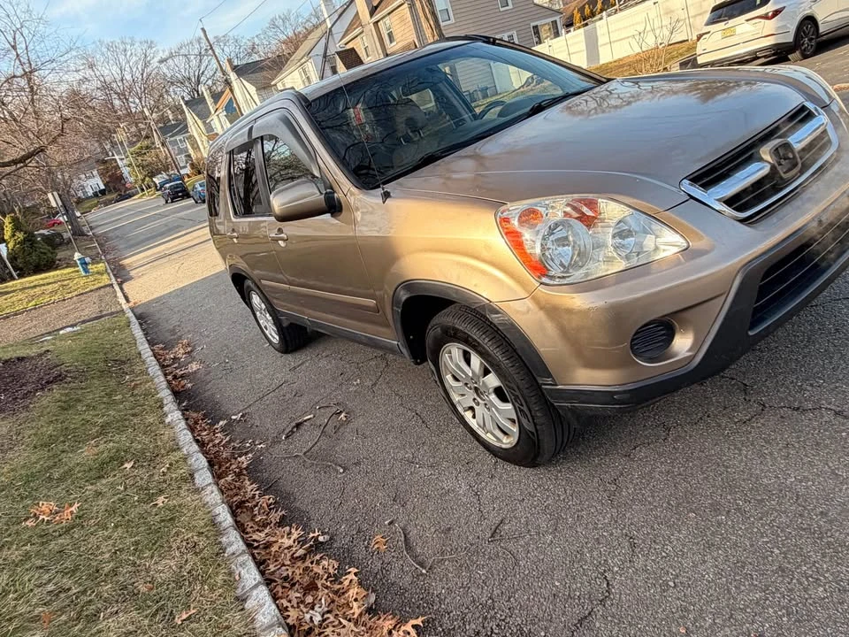 2005 Honda CR-V 2nd Gen - Image 8 of 18