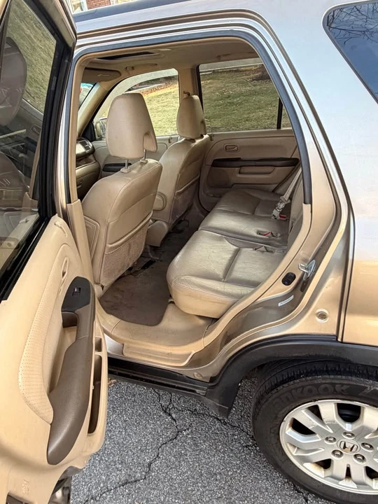 2005 Honda CR-V 2nd Gen - Image 11 of 18