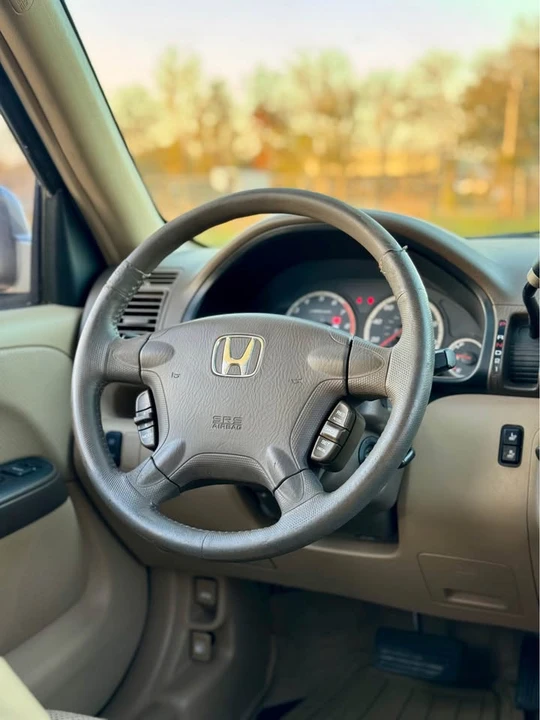 2005 Honda CR-V 2nd Gen - Image 15 of 18