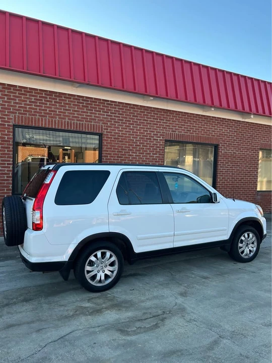 2005 Honda CR-V 2nd Gen - Image 2 of 20