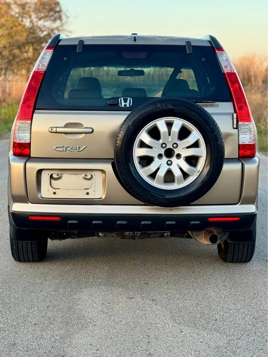 2005 Honda CR-V 2nd Gen - Image 2 of 18