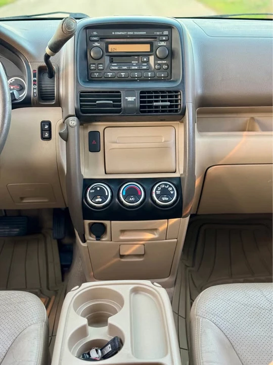2005 Honda CR-V 2nd Gen - Image 14 of 18