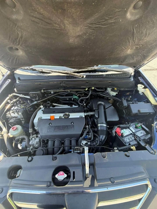 2005 Honda CR-V 2nd Gen - Image 3 of 11