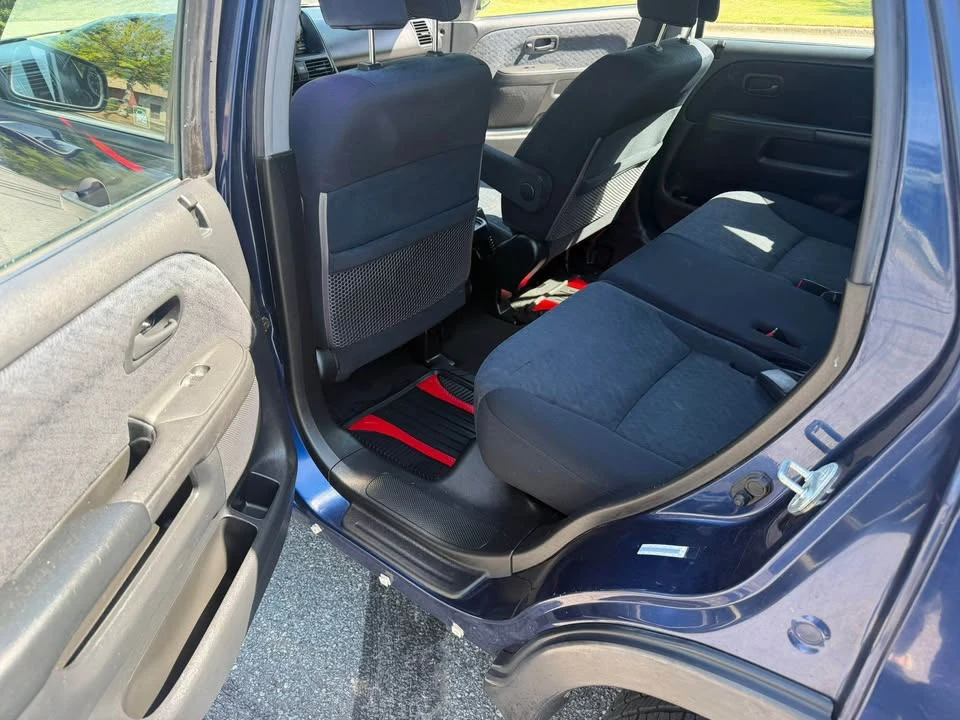 2005 Honda CR-V 2nd Gen - Image 2 of 11