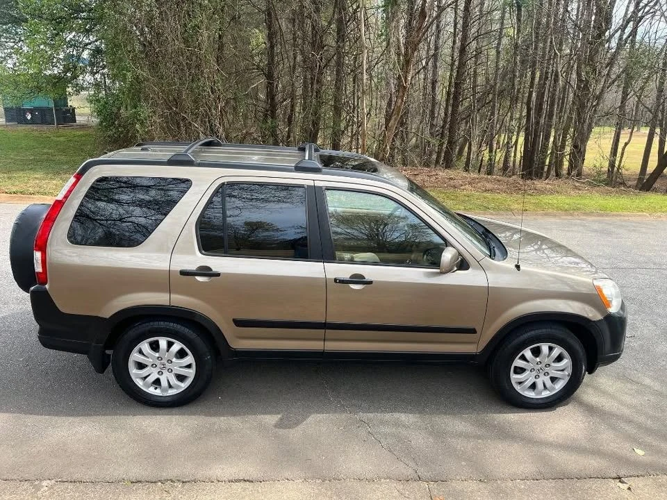 2005 Honda CR-V 2nd Gen - Image 6 of 13