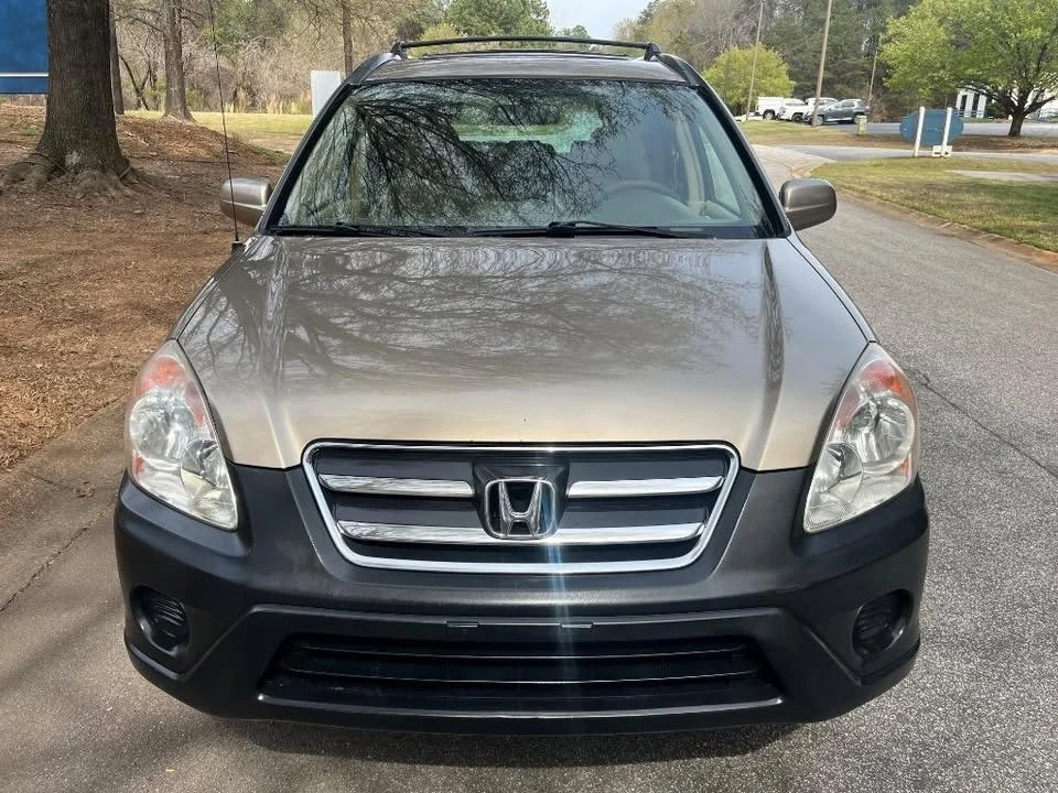 2005 Honda CR-V 2nd Gen - Image 2 of 13