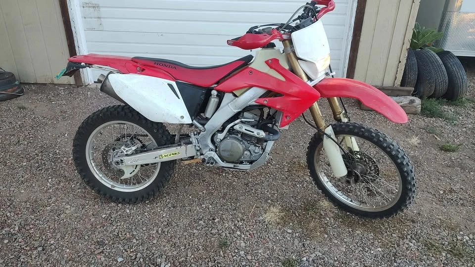 2005 Honda CR - Image 3 of 6