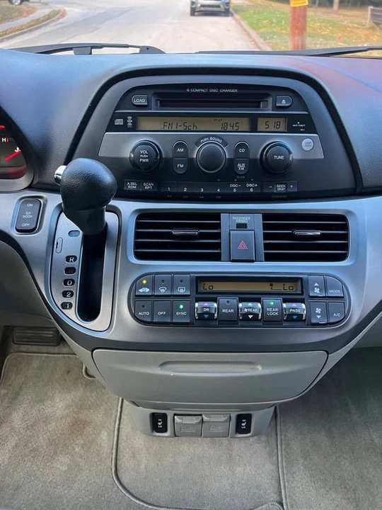2005 Honda Odyssey - Image 15 of 19