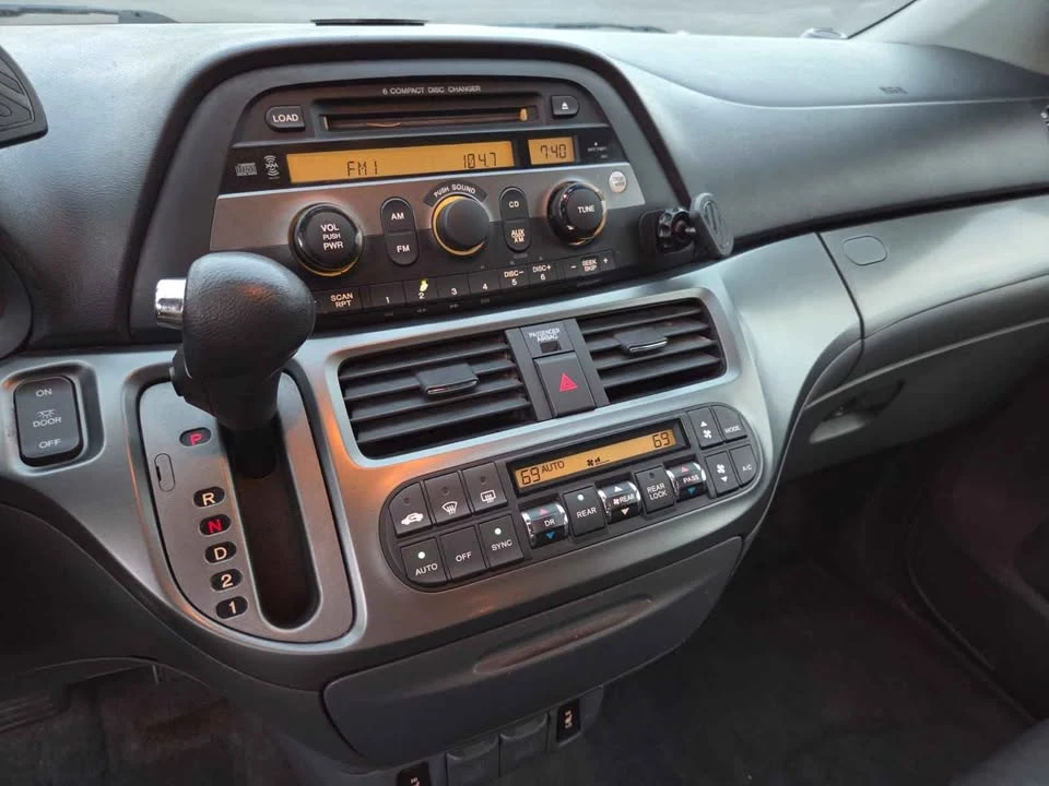 2005 Honda Odyssey - Image 11 of 16