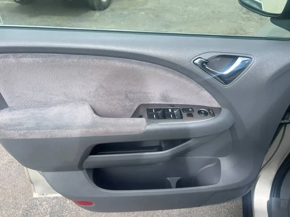 2005 Honda Odyssey - Image 7 of 8