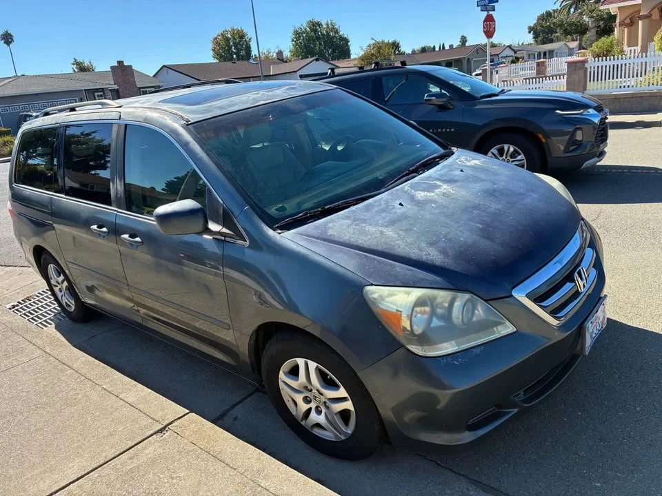 2005 Honda Odyssey - Image 2 of 11
