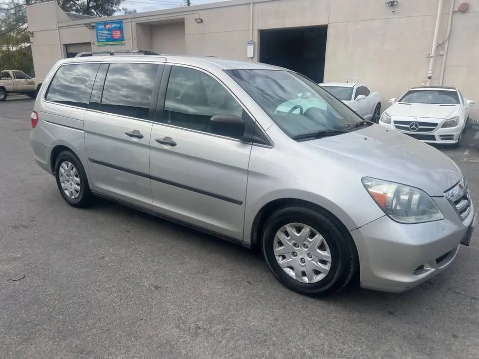 2005 Honda Odyssey - Image 2 of 8