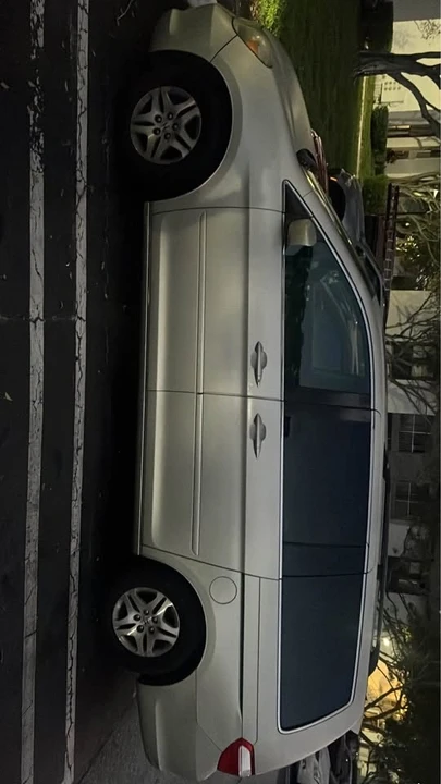 2005 Honda Odyssey - Image 2 of 4