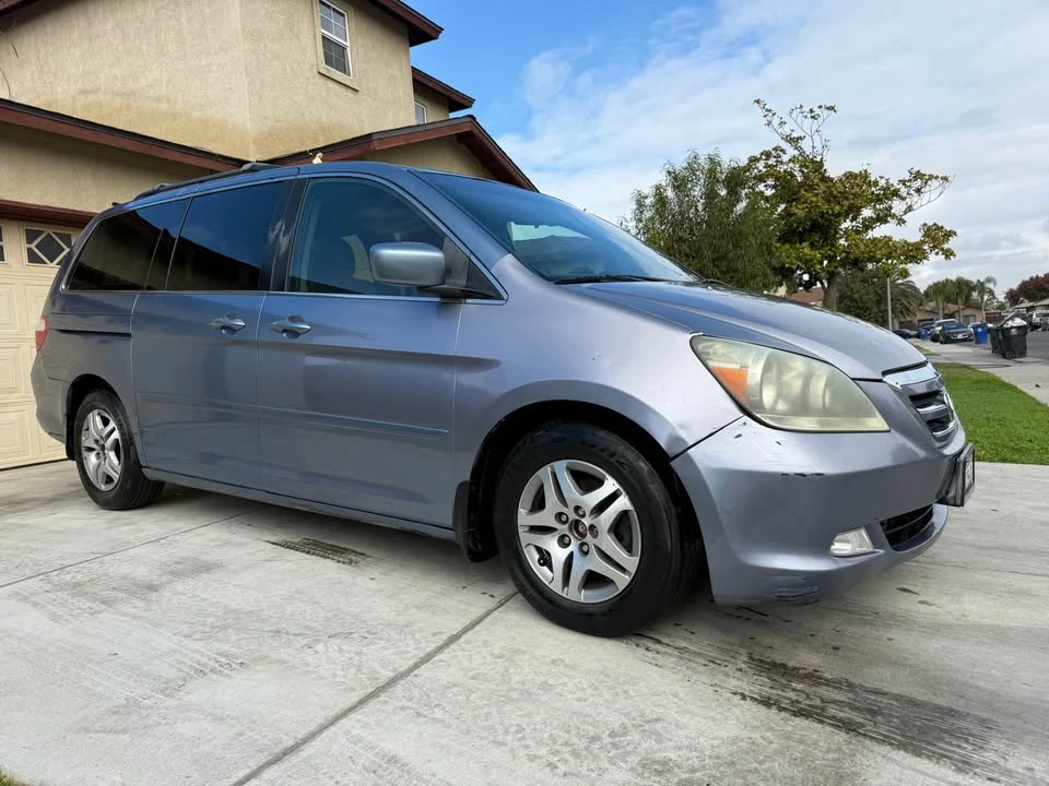 2005 Honda Odyssey - Image 2 of 17
