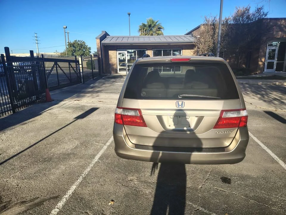 2005 Honda Odyssey - Image 5 of 12