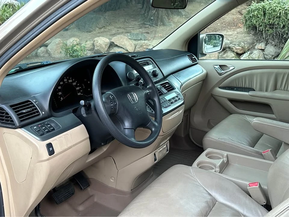 2005 Honda Odyssey - Image 8 of 12