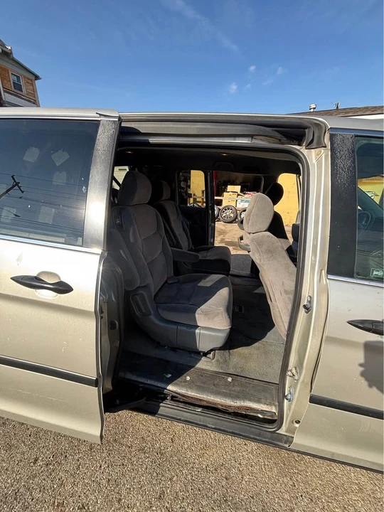 2005 Honda Odyssey - Image 4 of 12