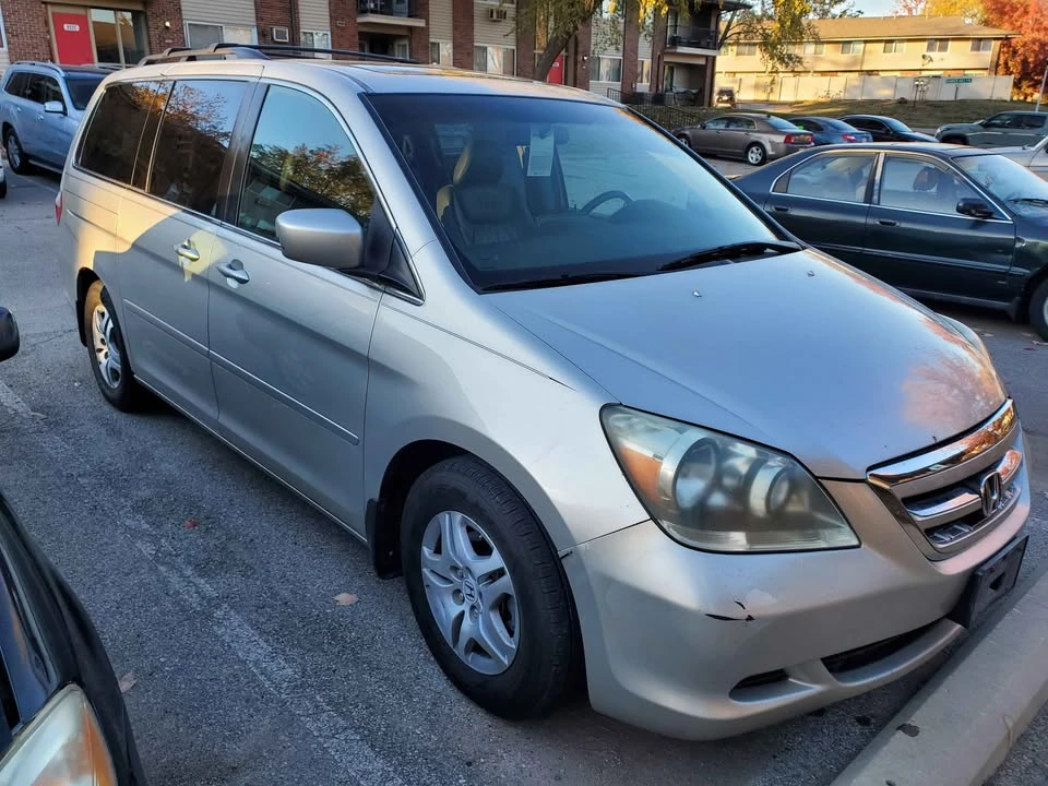 2005 Honda Odyssey - Image 2 of 7