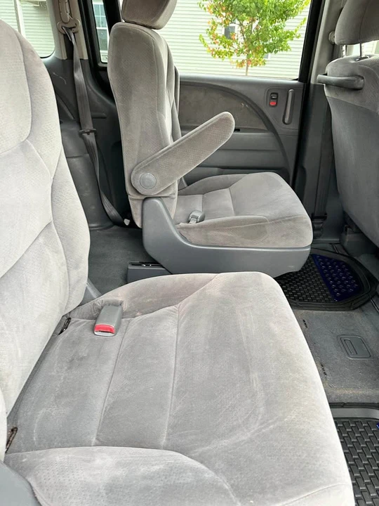2005 Honda Odyssey - Image 10 of 14
