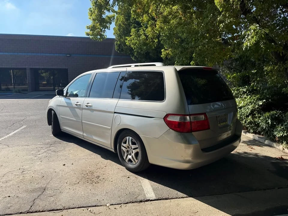 2005 Honda Odyssey - Image 2 of 8