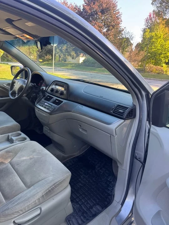 2005 Honda Odyssey - Image 4 of 12