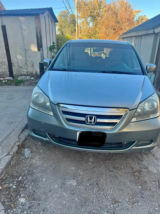 2005 Honda Odyssey - Image 2 of 4