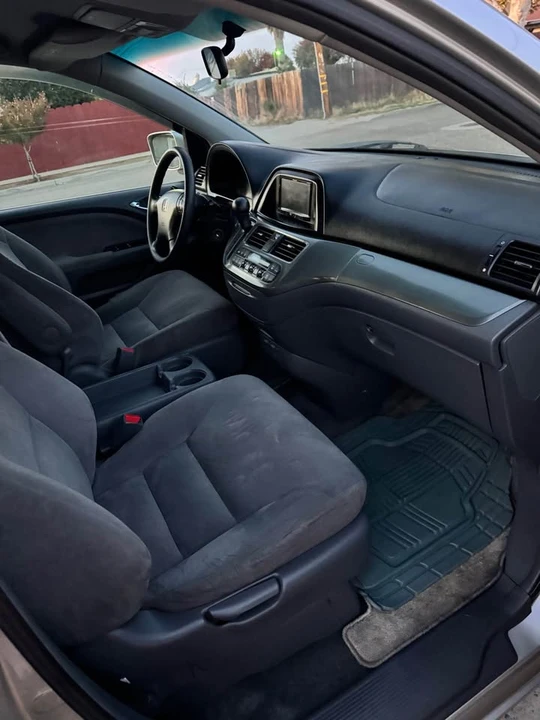2005 Honda Odyssey - Image 8 of 12