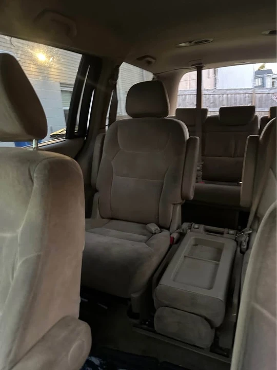 2005 Honda Odyssey - Image 6 of 13