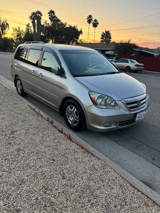 2005 Honda Odyssey - Image 2 of 12