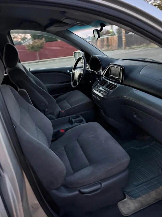 2005 Honda Odyssey - Image 9 of 12