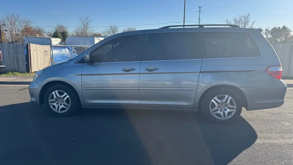 2005 Honda Odyssey - Image 2 of 12