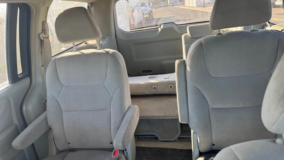 2005 Honda Odyssey - Image 8 of 12