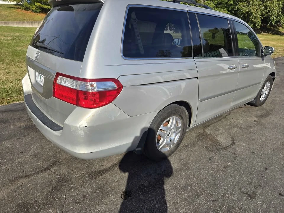 2005 Honda Odyssey - Image 4 of 12