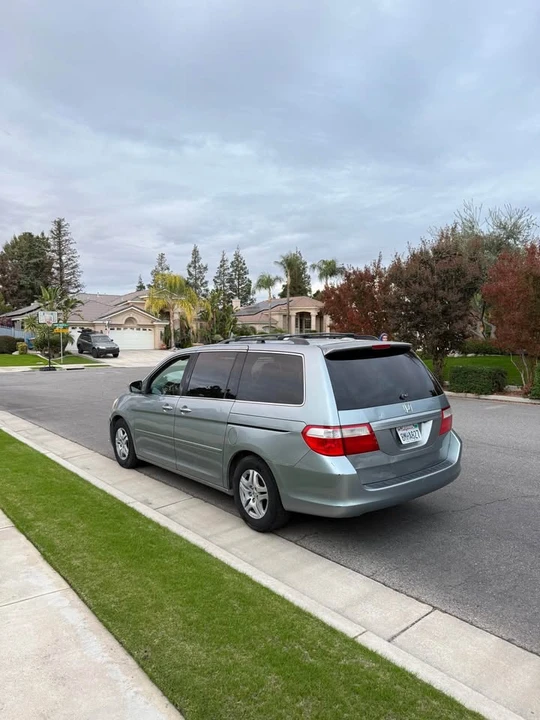 2005 Honda Odyssey - Image 2 of 9