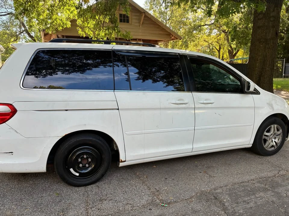 2005 Honda Odyssey - Image 2 of 4