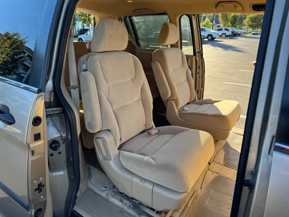 2005 Honda Odyssey - Image 14 of 17