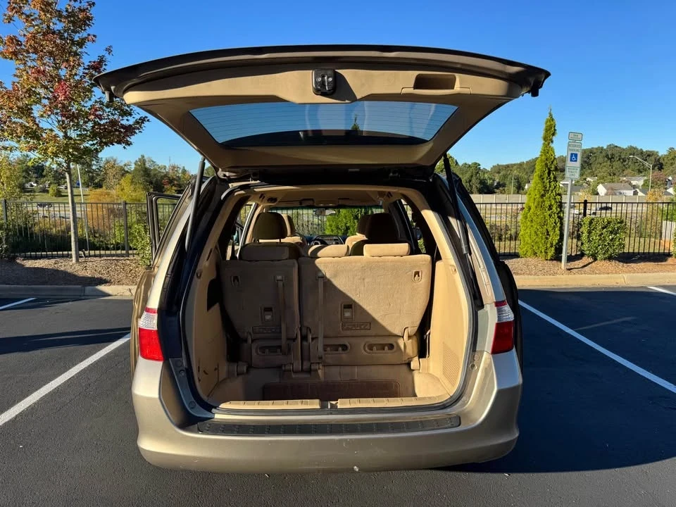 2005 Honda Odyssey - Image 11 of 17